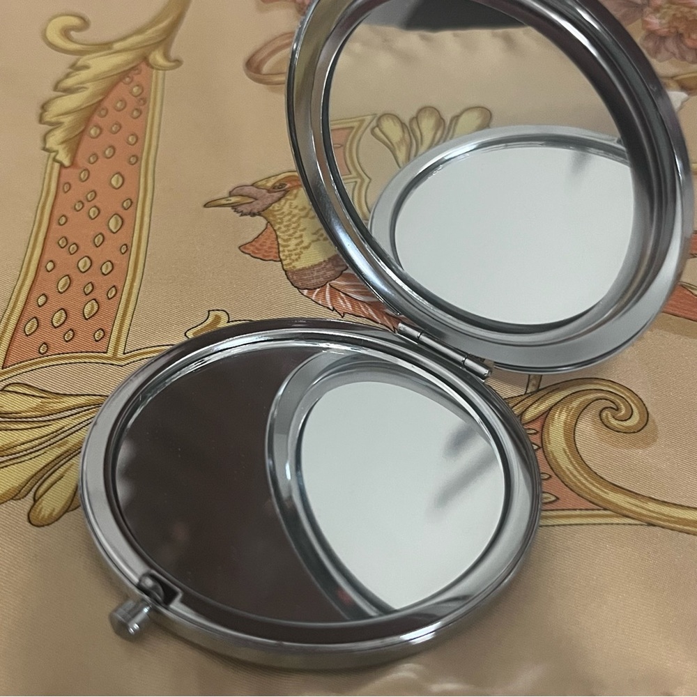 Foldable Compact Makeup Mirror NWT - image 6